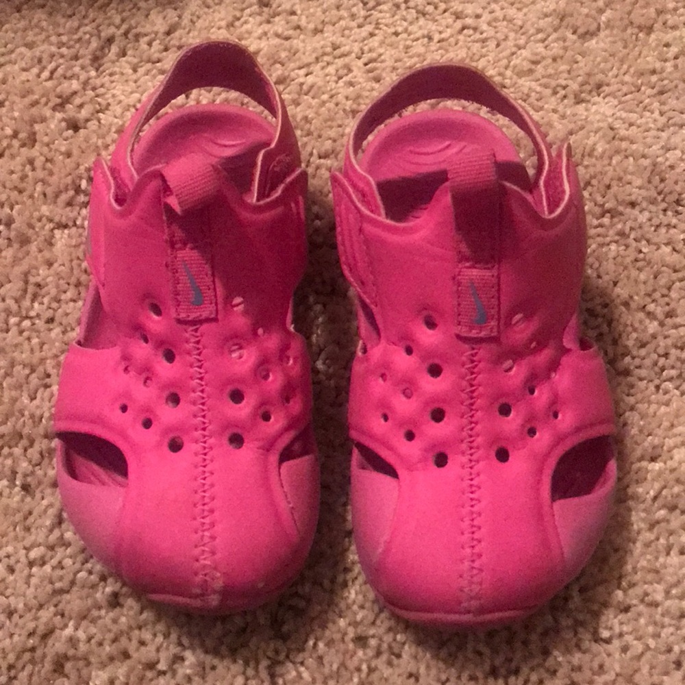 Pink Nike Sunray toddler sandals